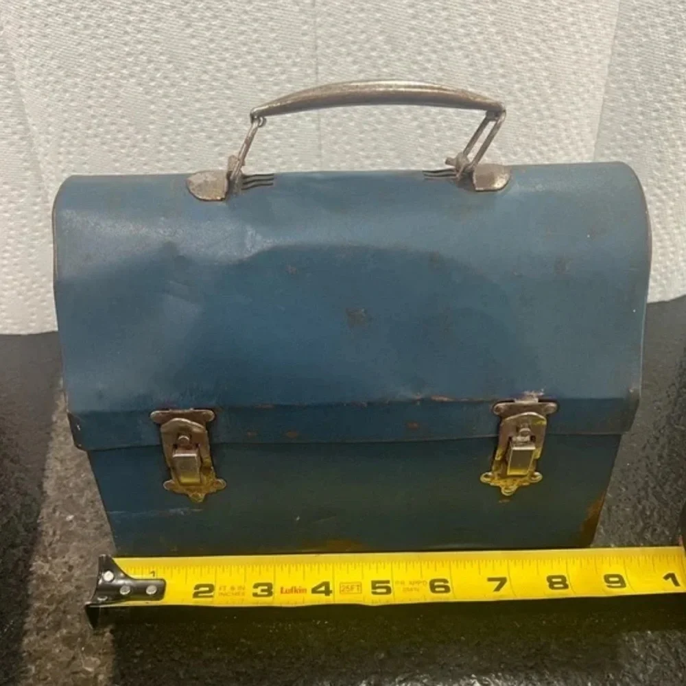 Vintage Domed Metal Lunchbox – Navy Blue, Embossed Stars (9”x7”)